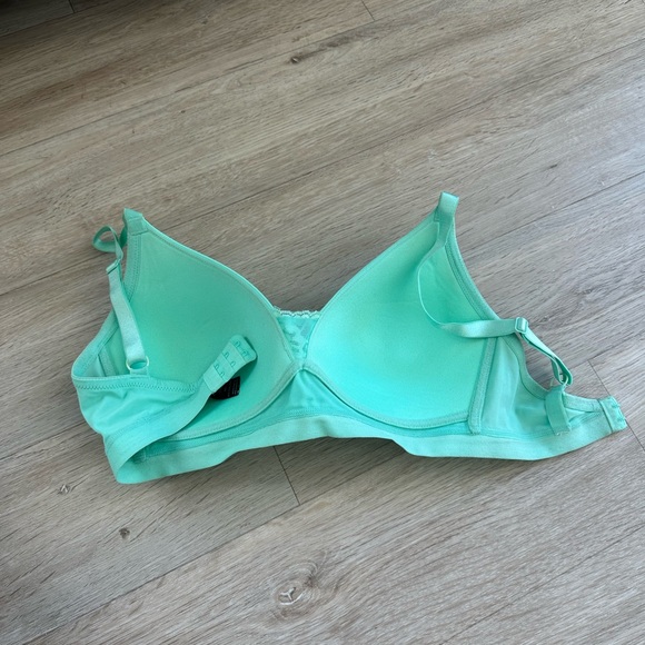 (Brand new, never worn) Selling Bra - 34D - Picture 3 of 4